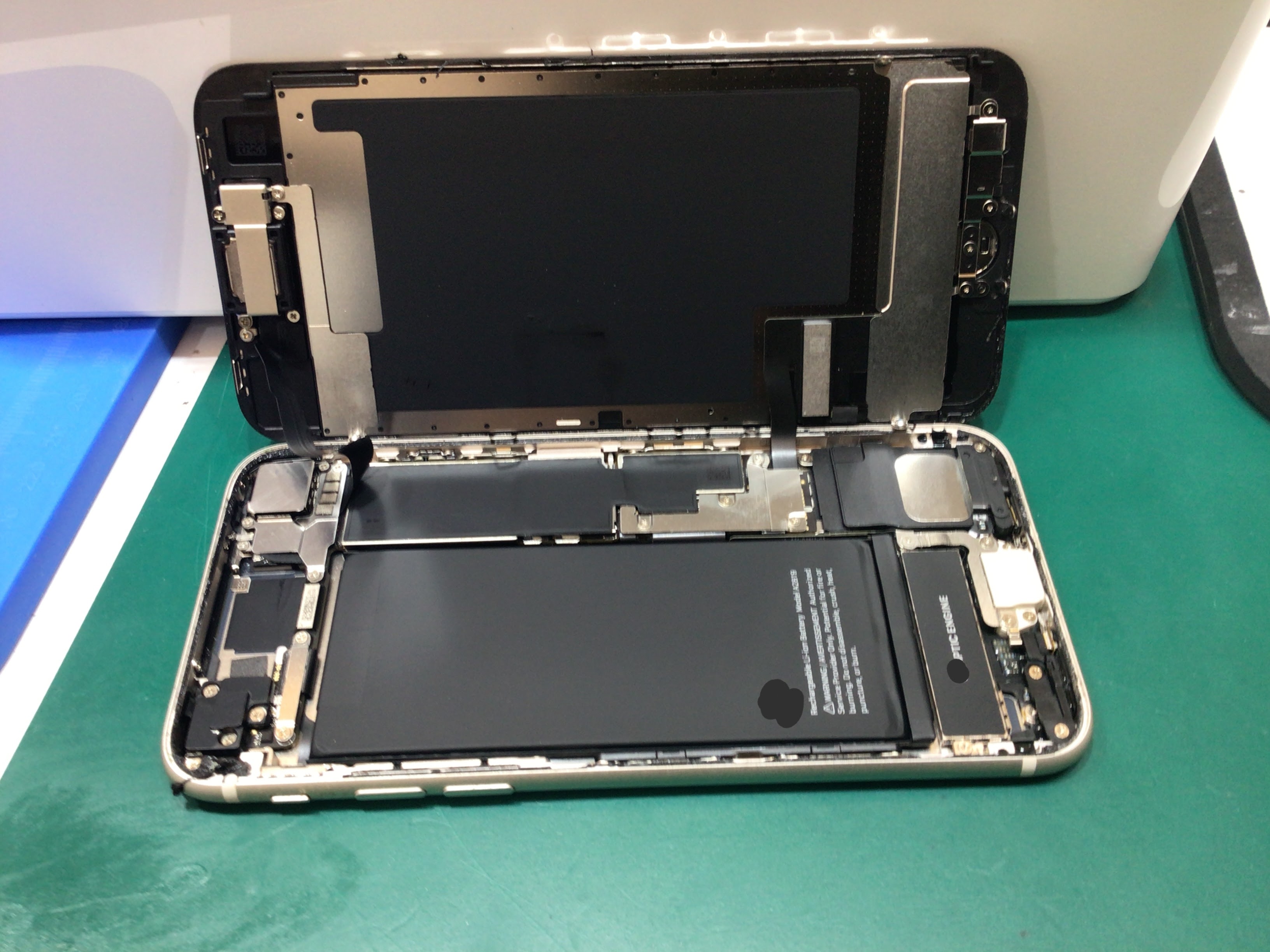 【イーアス高尾】iPhoneSE3のバッテリー交換（データそのまま！）｜電池がすぐ減る症状を最短60分で改善